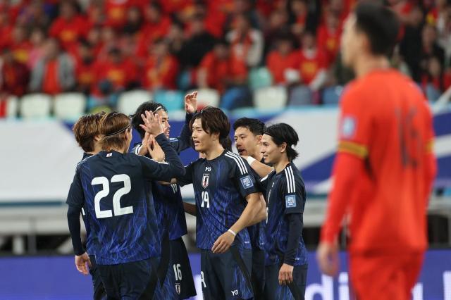 国足战日沙澳6次定位球丢分 两战日本队丢6个头球