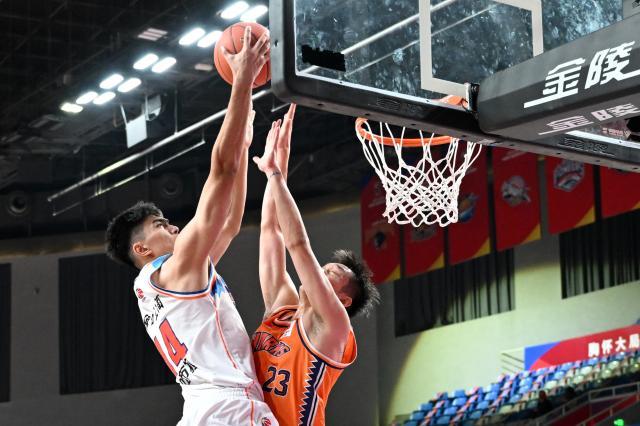 开云体育下载-出色表现令李春江点赞 新疆用大胜奠定新赛季基调