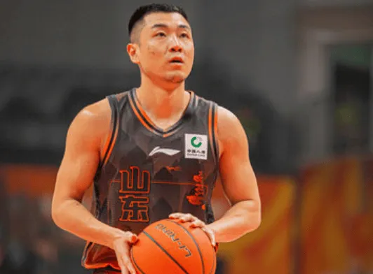 开云体育网址-高诗岩全场投篮9中4、三分5中4得到15分4篮板3助攻3抢断